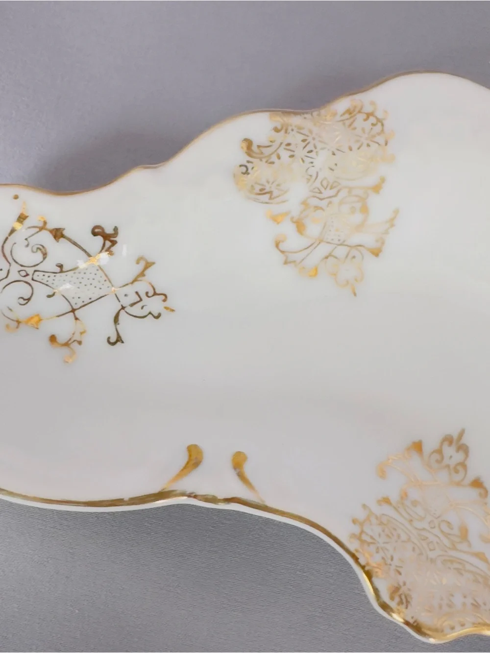 Set of 2 Vintage Andrea Sadek Porcelain Gold Design Bone Dishes Trinket Kidney